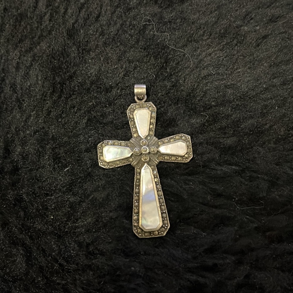 Mother of Pearl & 925 Stamped Sterling Silver Cross - Picture 10 of 17